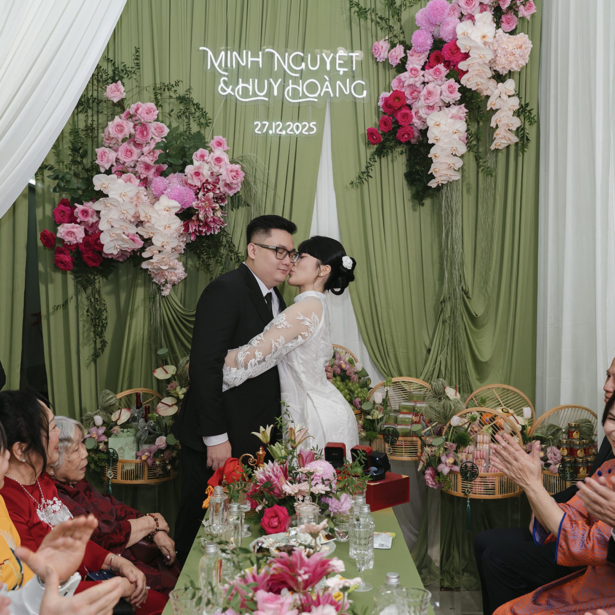 Chị Linh - Quận 7 - Mâm quả rất đẹp, mẫu này hiện đại nhỏ gọn nhưng thiết kế rất đẹp